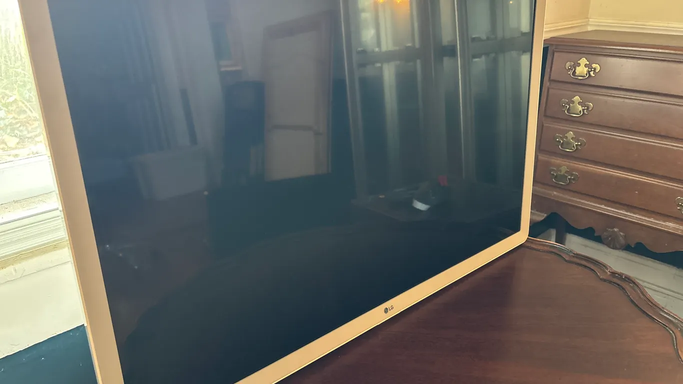 LG TV 34"