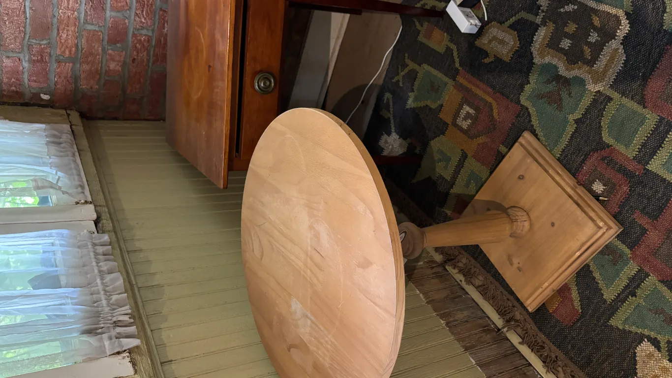 2 Wooden Stands
