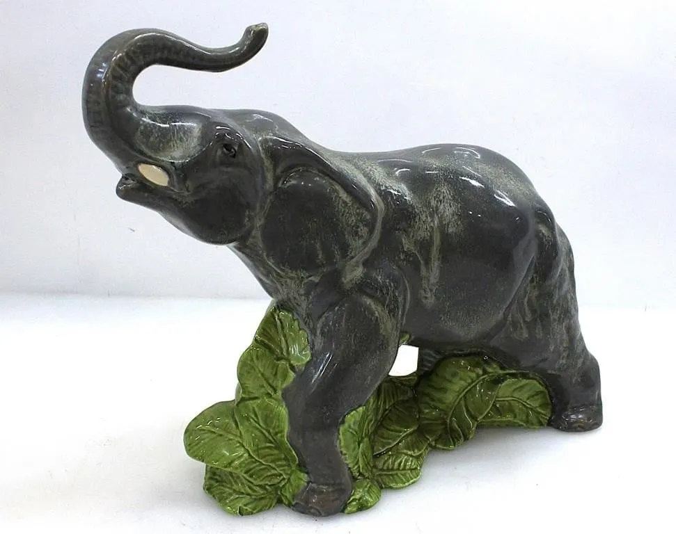 ELEPHANT STATUE