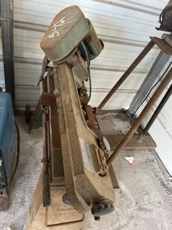 BAND SAW
