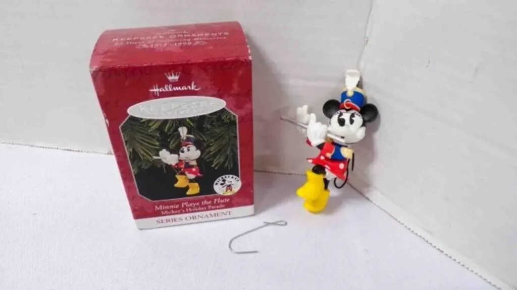 1998 Hallmark Minnie Mouse Parade Tree Ornament