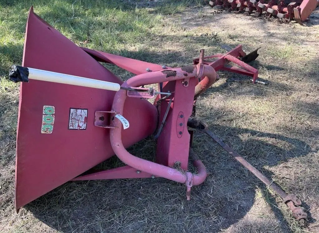 m#300 spin fertilizer and seed spreader