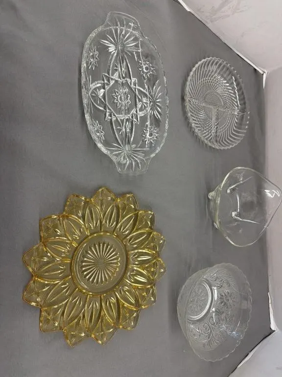 Vintage Federal Glass Petal 9" Tray