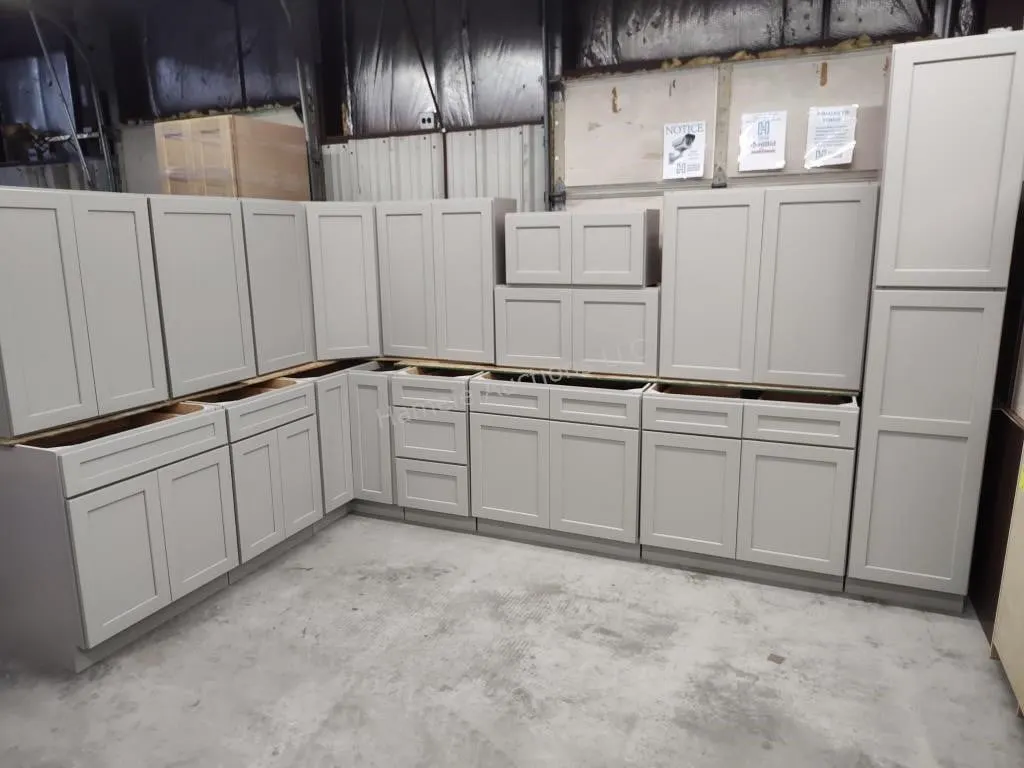 Stone Harbor Gray This set has 15 pieces