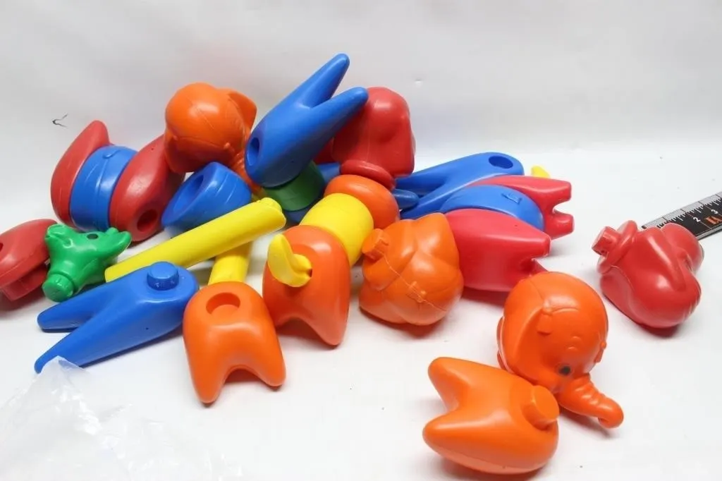 Tupperware Toys - Zoo It Yourself Figures