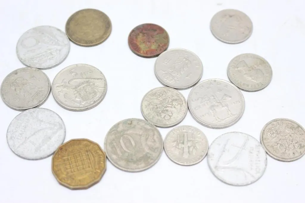 Mixed World Coins Lot - Spain, UK, Canada, US,