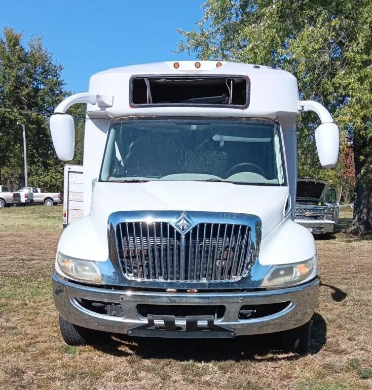 2007 International 3200 Bus .
142,753 miles
.