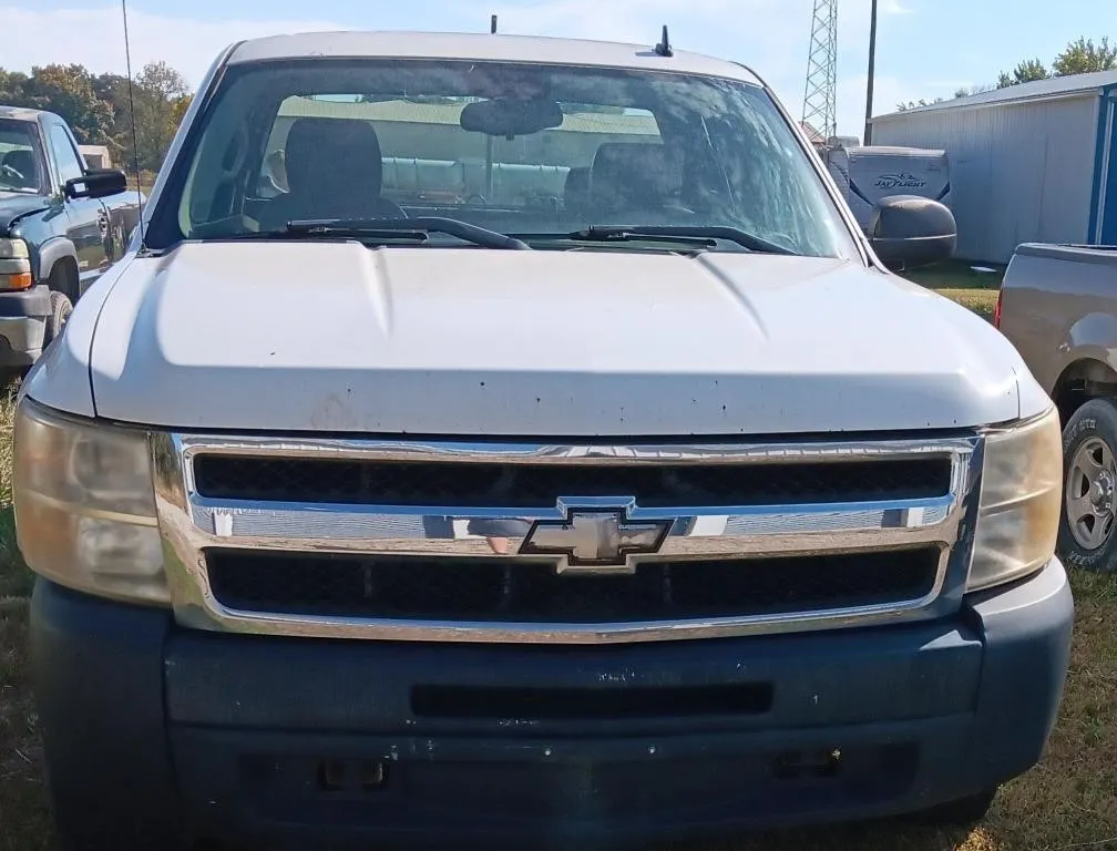 2009 Chevy Silverado 1500. 2WD. 344,329 Miles. 4.8