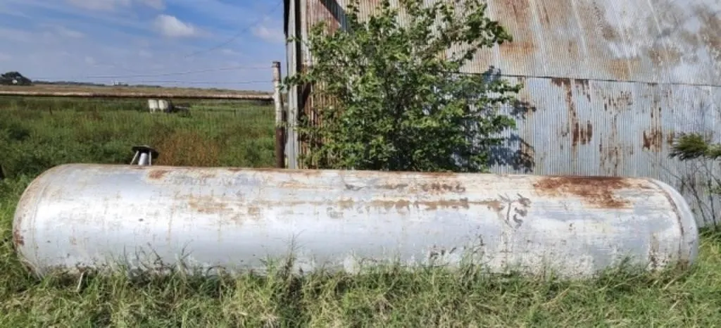 1,000 gal. Propane Tank (empty)