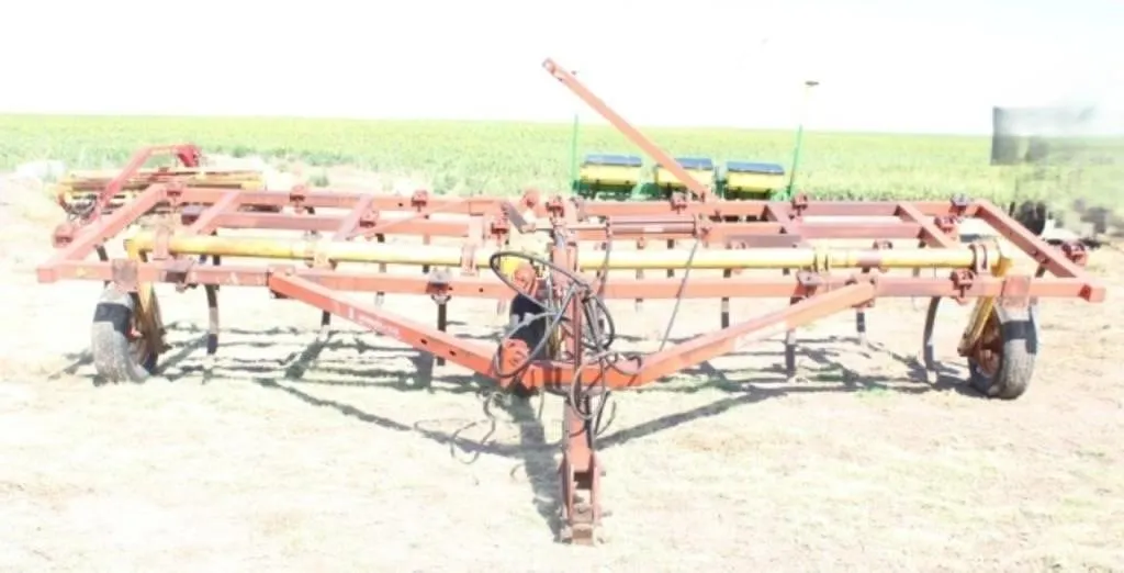 Krause Model 1080 22' Chisel Plow