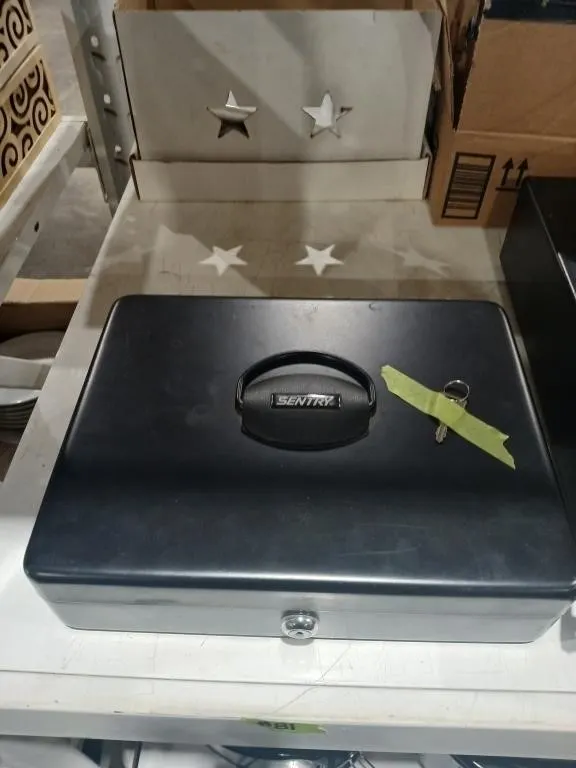 Sentry lock box w/ key