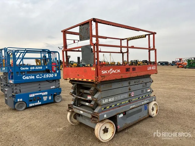2013 Skyjack SJIII4632 Electric Scissor Lift