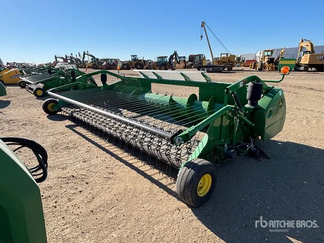 John Deere 615P 15 ft Combine Pickup Header