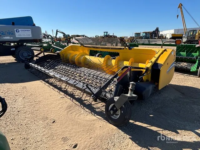 New Holland 790C15 15 ft Combine Pickup Header