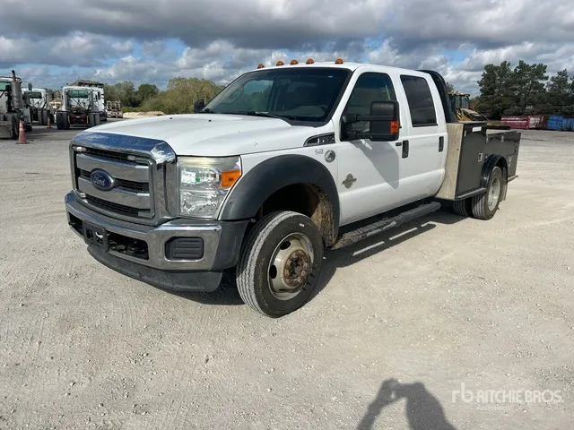 2014 Ford F-450 4x4 Crew Cab Flatbed Truck