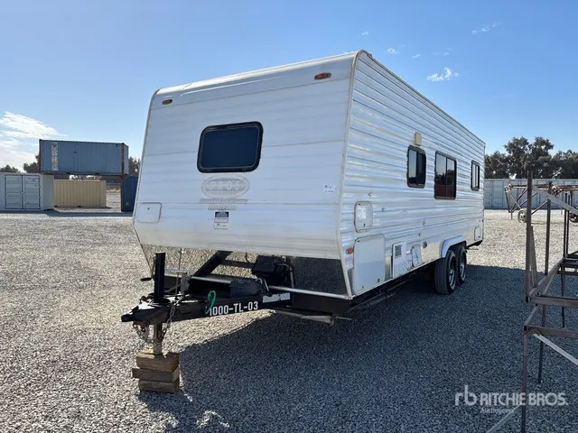 2010 Carson 25 ft T/A Travel Trailer