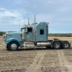 2006 Kenworth W900L 6x4 T/A Sleeper Truck Tractor