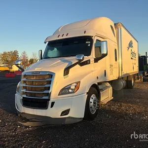 2020 Freightliner Cascadia 116 4x2 Van Truck