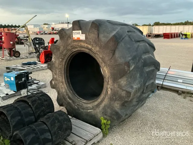 78X45.00-32 Tire