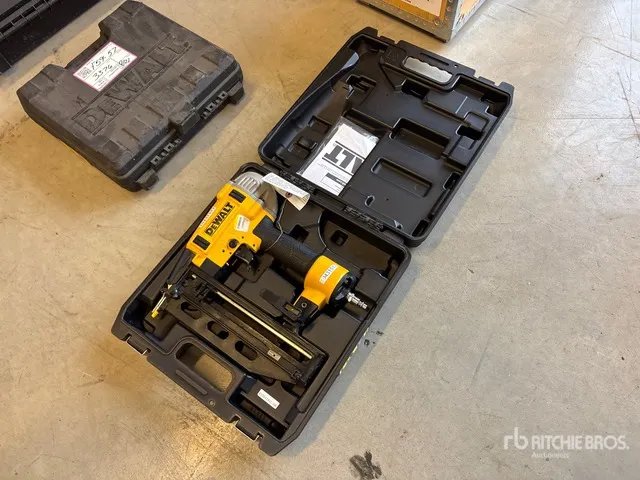 Dewalt DWFP71917 Finish Nailer