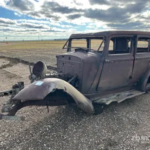 Antique Car (Inoperable)