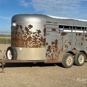 2001 14 ft T/A Livestock Trailer