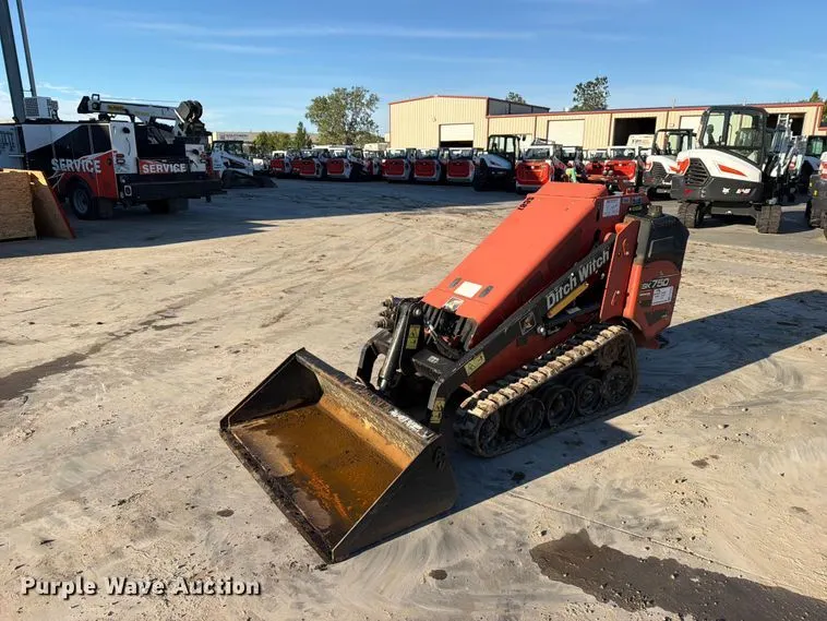 Ditch Witch SK750 compact utility loader