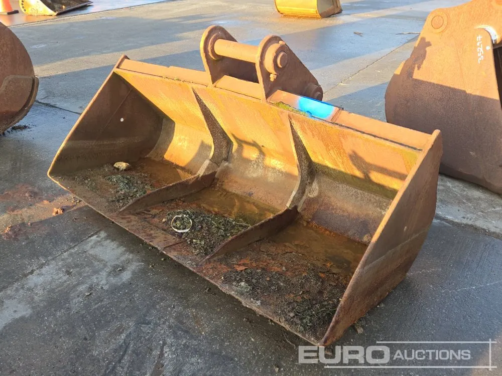 84" Ditching Bucket 80mm Pin to suit 20 Ton Excavator