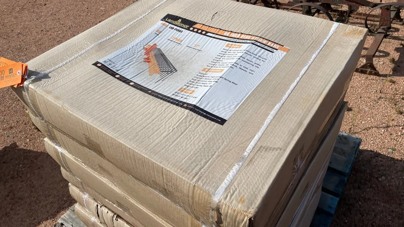 LandHonor 60" 3 Point Pine Straw Rake