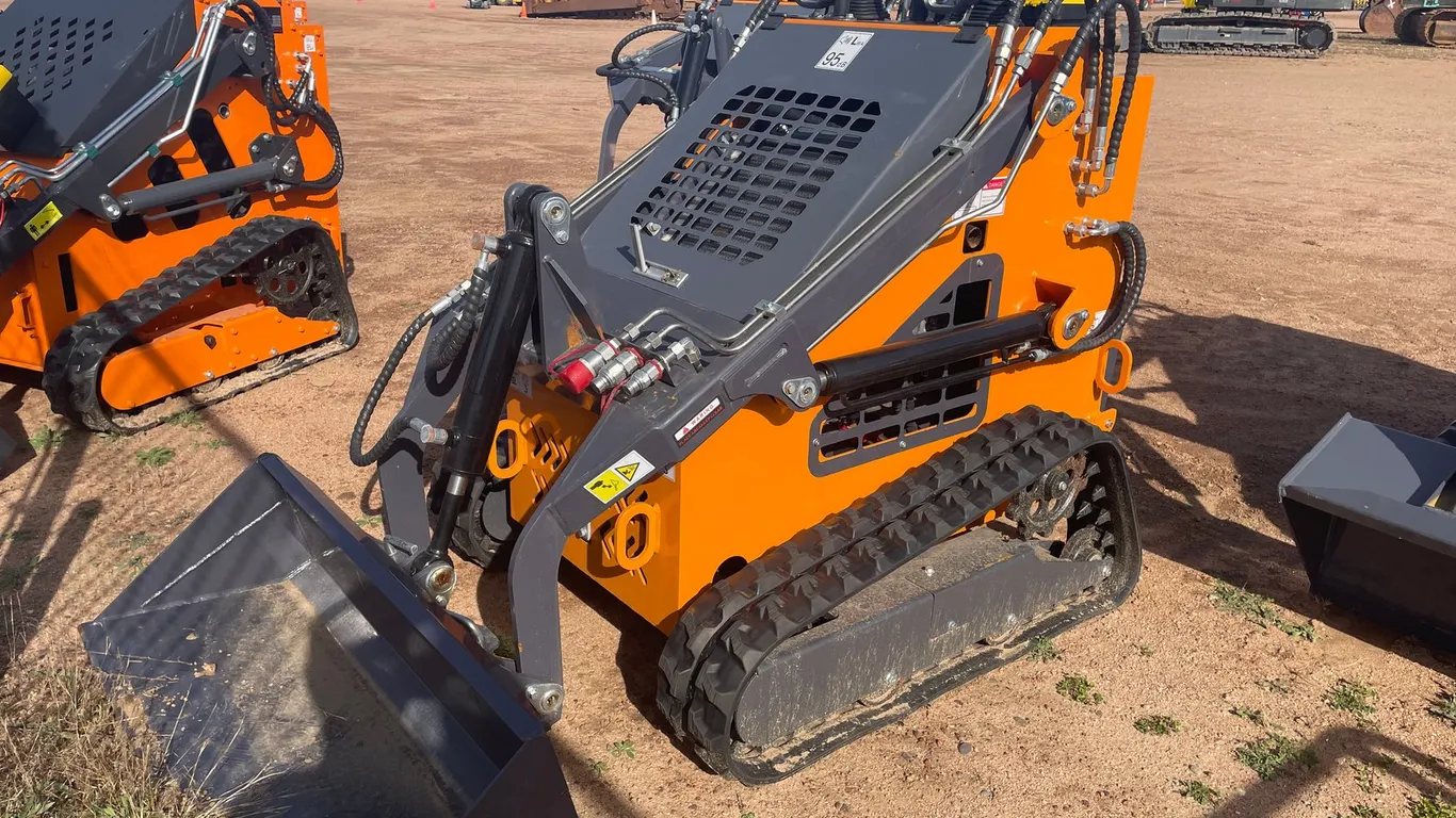 LandHonor Mini Skid Steer Loader