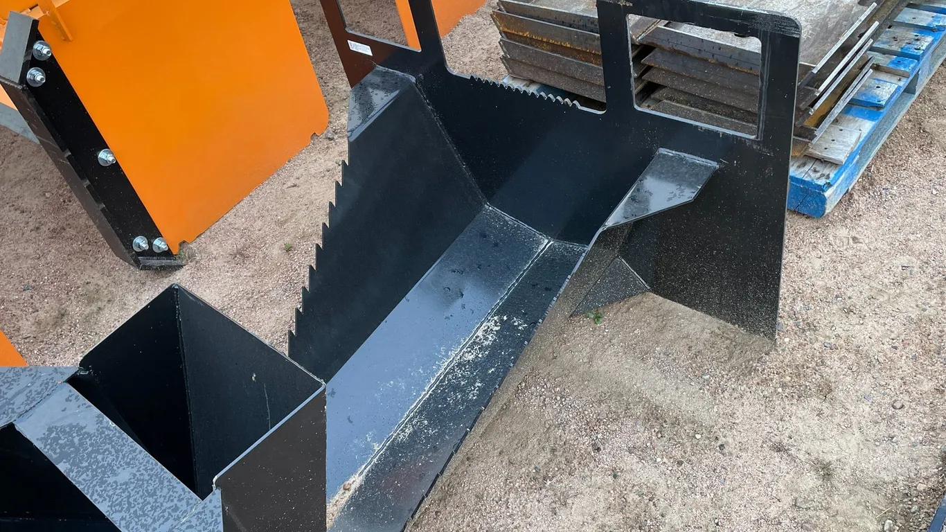 New KC 40" Skid Steer Spade Bucket