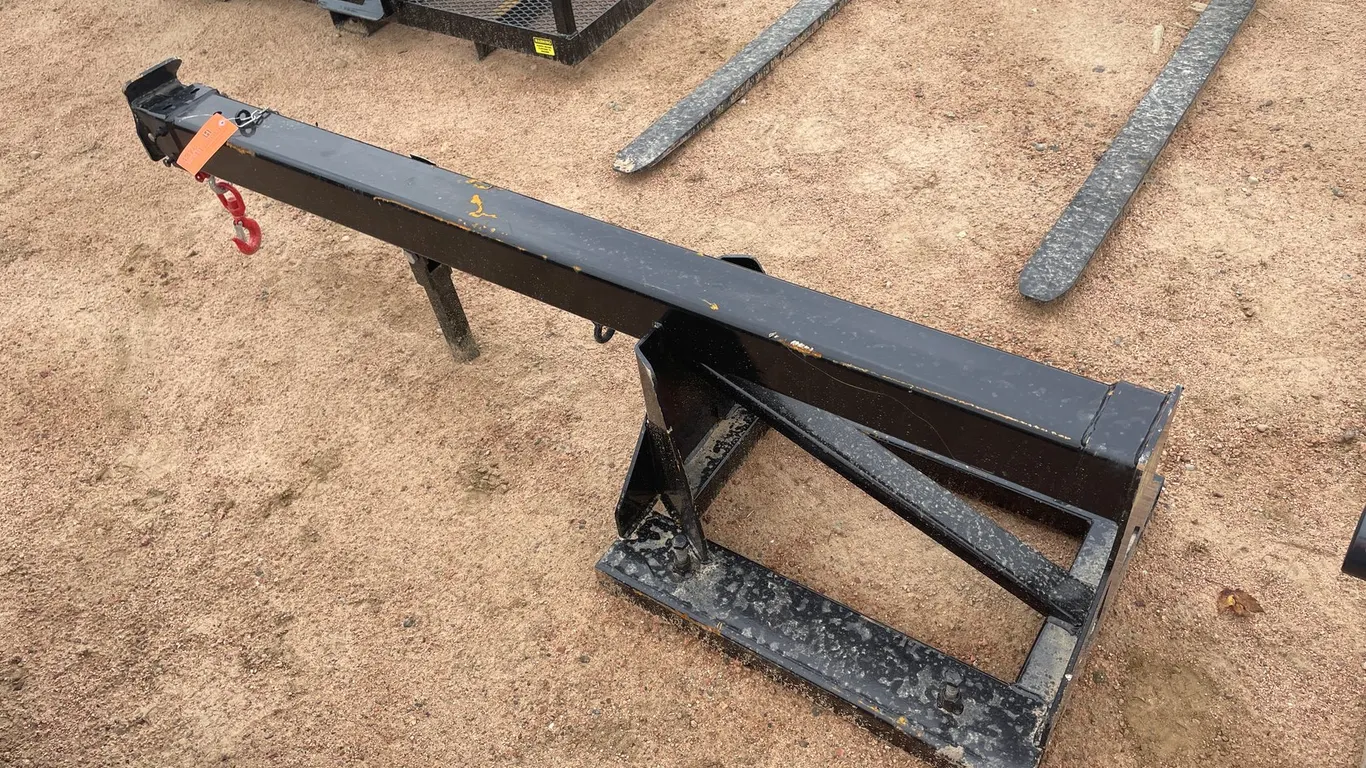 Universal Mount Hydraulic Skidsteer Boom