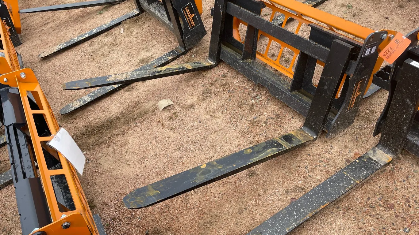 LandHonor Skid Steer Pallet Fork Frame Attachment