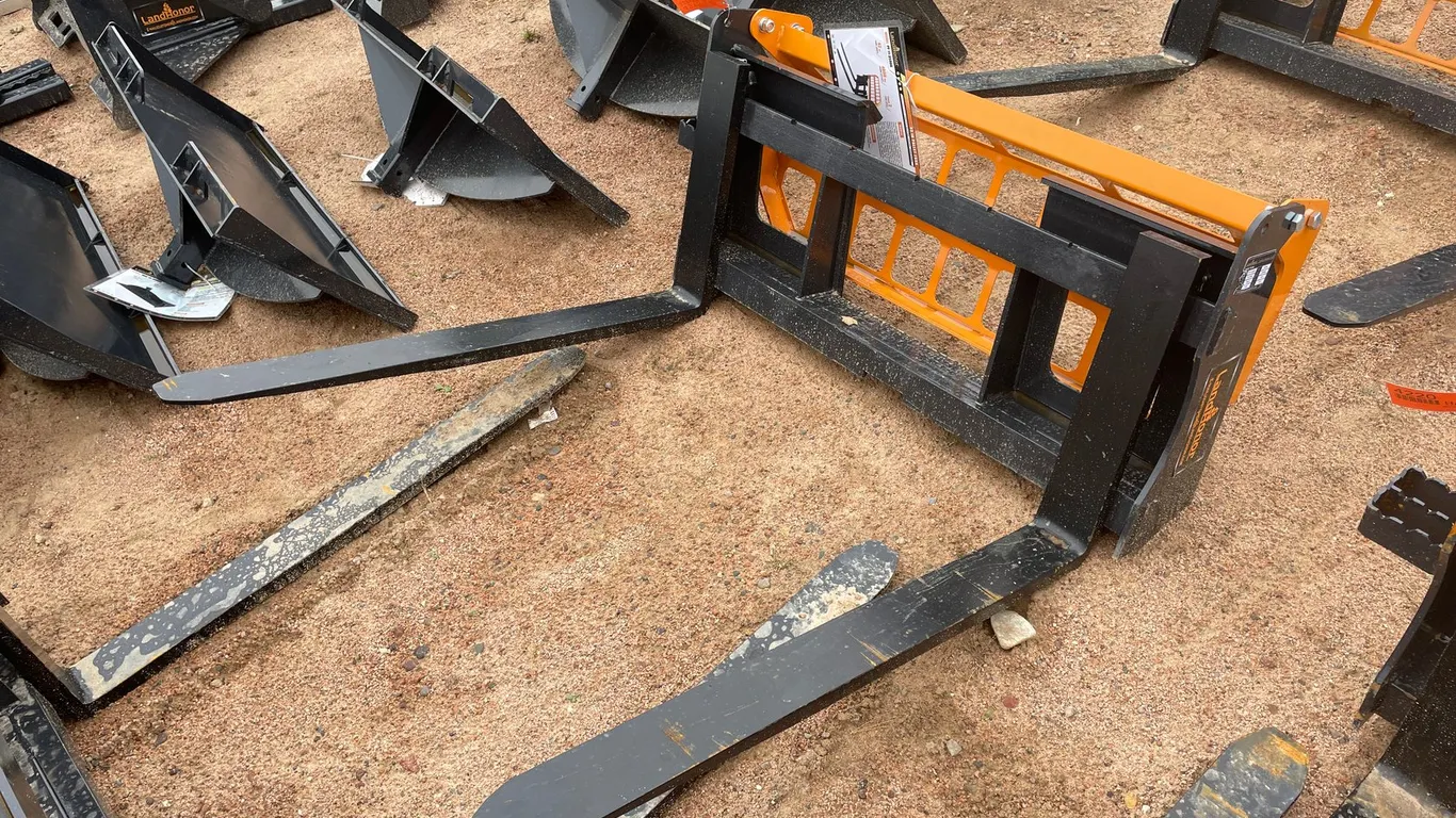 LandHonor Skid Steer Pallet Fork Attachment