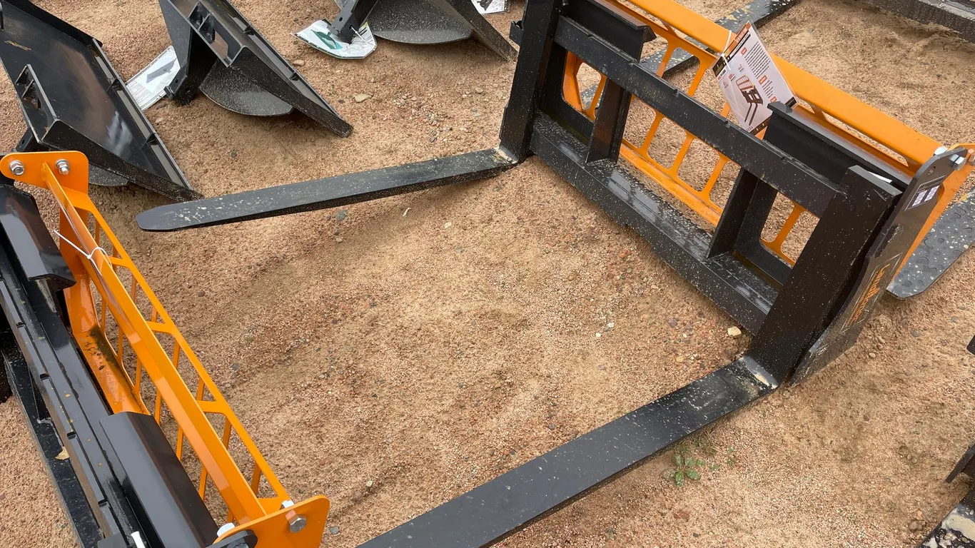 LandHonor Skid Steer Pallet Fork Attachment