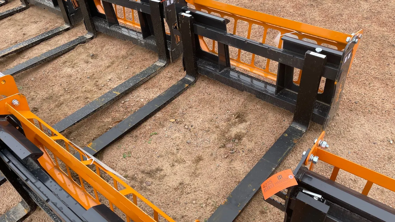 LandHonor Skid Steer Pallet Fork Frame Attachment