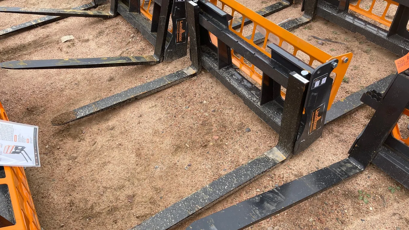LandHonor Skid Steer Pallet Fork Frame Attachment