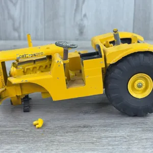 Caterpillar DW10 Tractor, 1/24, Reuhl, Missing Scraper & Front Tires