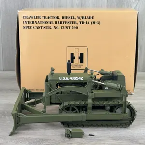 IH TD-14 Diesel Crawler W/Blade, 1/16, SpecCast Collectibles
