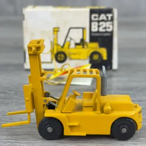 Caterpillar B25 Lift Truck, 1/87, NZG Modelle, No. 124