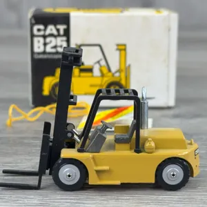 Caterpillar B25 Lift Truck, 1/87, NZG Modelle, No. 124