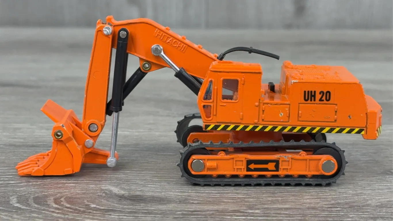 Hitachi UH 20 Loader Shovel, 5 1/2” Long, Shinsei Mini