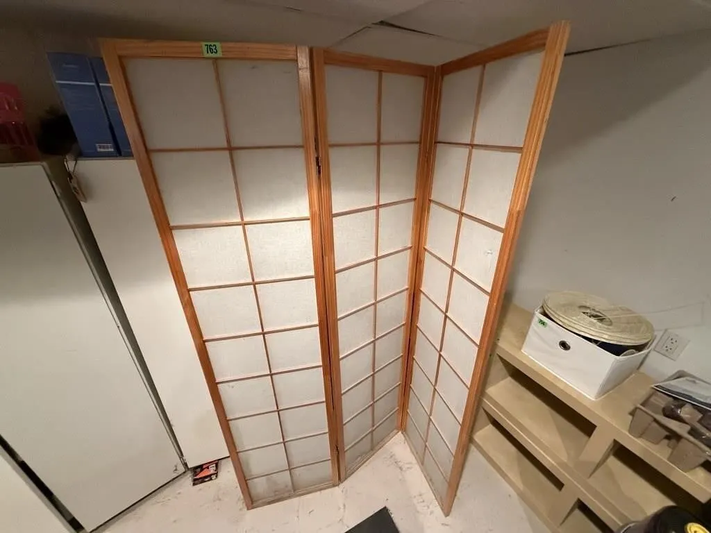 Room divider