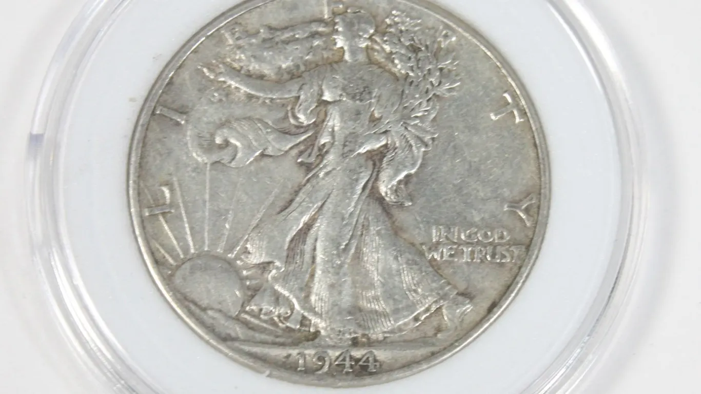 1944 U.S. WALKING LIBERTY SILVER HALF DOLLAR