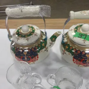 STORE RETURNS (AS IS):  FLAT C/W 2 TEA KETTLES, 3 GLASSES