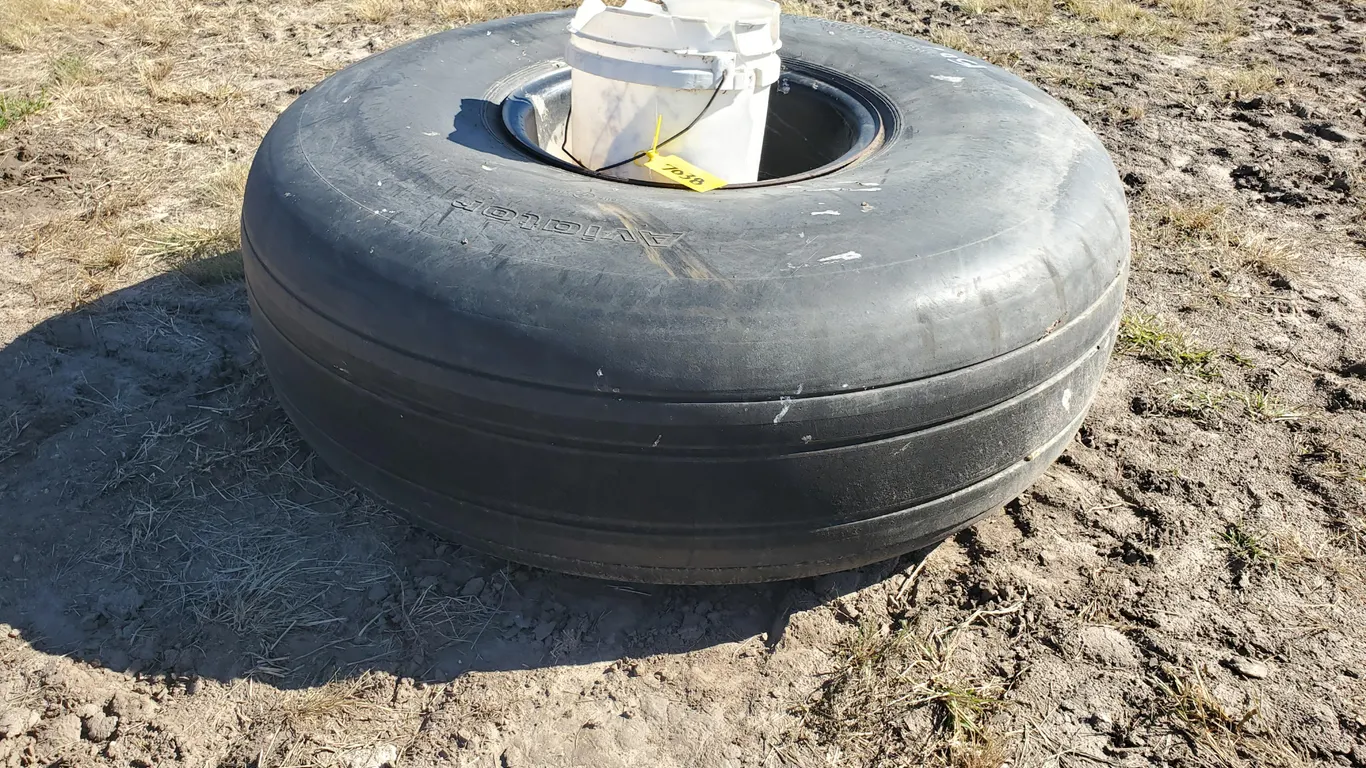 (1) Implement Tire & Rim