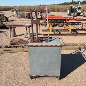 Bowser Self-Measuring Oil Tank/ Pump