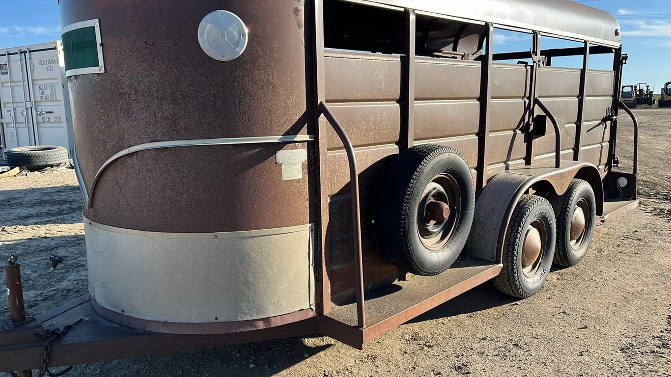 4152 - 1978 WW Stock Trailer