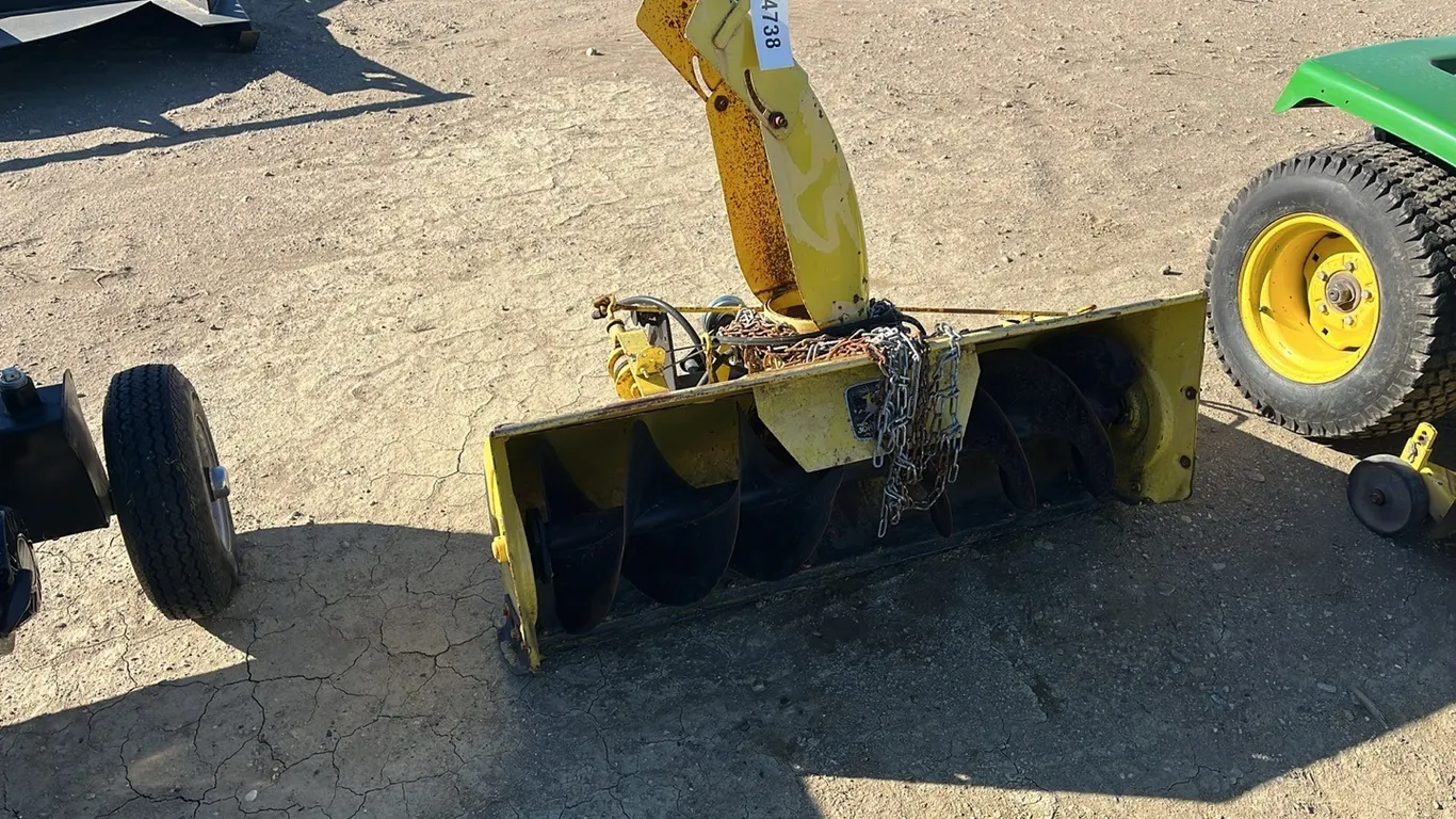 4738 - John Deere Snowblower and Chains