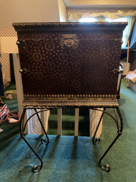 Decorative Storage Trunk with Embossed Pattern and Metal Stand